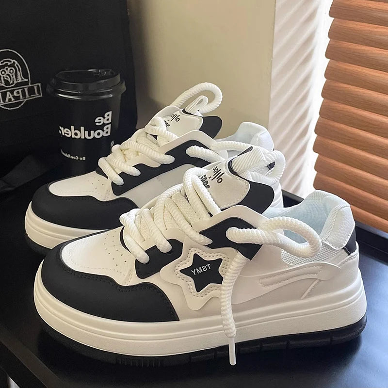 Kawaii Women's Star Detail Platform Sneakers - Lace-Up